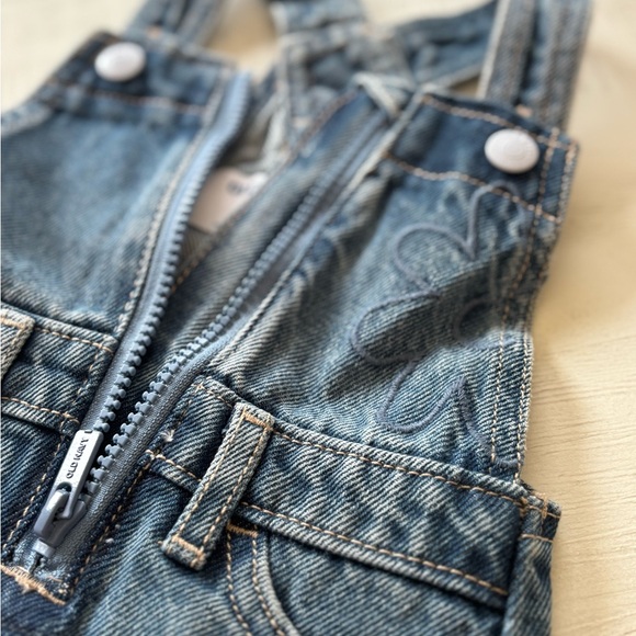 SIZE 0-3 MTHS Baby Denim Overalls with Flower Accents - Picture 6 of 9